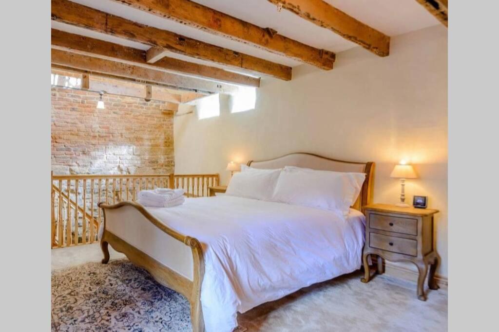 The Cow House - In The Heart Of Whitby Villa Exteriör bild